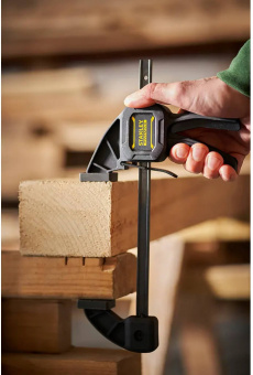 STANLEY FMHT0-83232 Струбцина "FatMax M" быстрозажимная, макс. размер 150мм -270мм, давление 45кг.