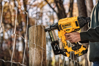 Степлер скобозабивний акумуляторний безщітковий DeWALT, 18В XR Li-Ion, діаметр/довжина скоби 4/50 мм