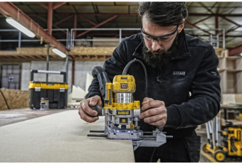 Фрезер DeWalt, 900 Вт, цанга 6-8 мм,16000-27000об/мин, 2 платформы, чемодан.